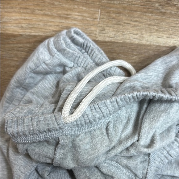 Aerie Gray Joggers with Elastic Cuffs and Soft Fabric - Picture 3 of 4